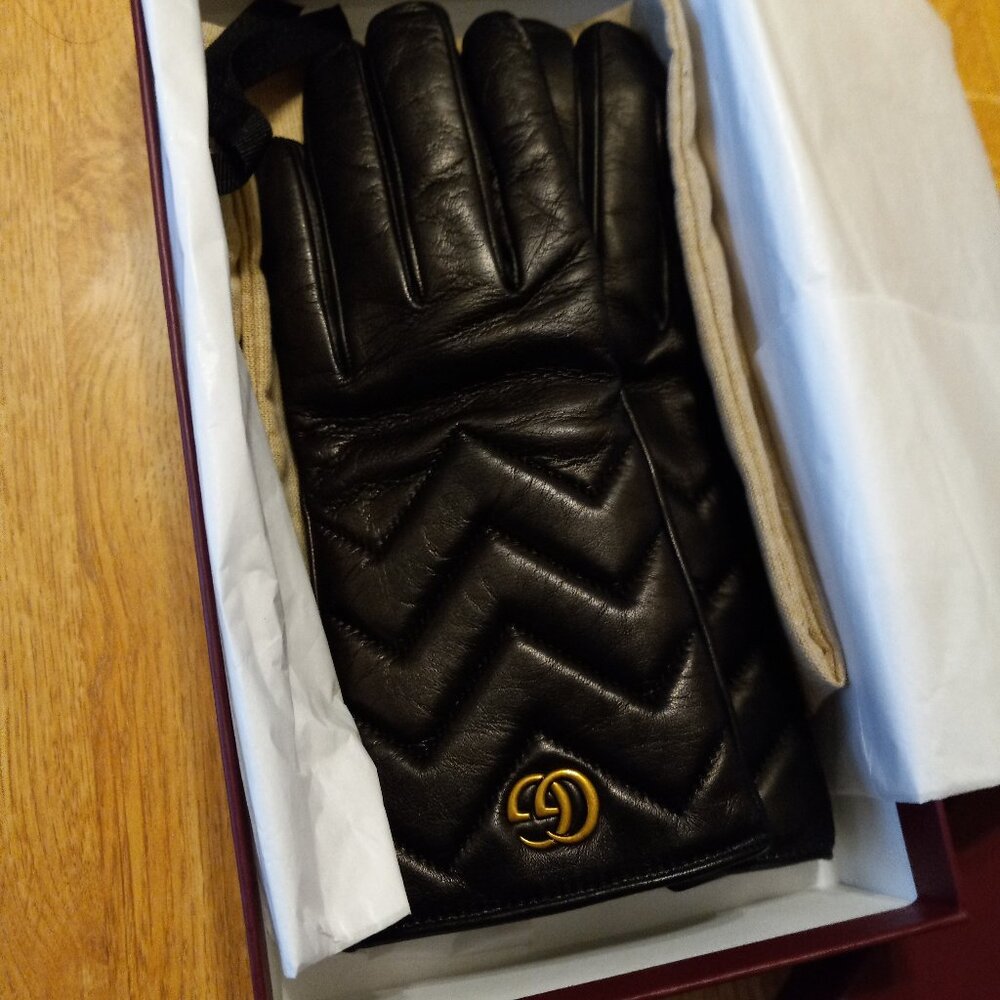 AUTHENTIC GUCCI GG Black Leather Gloves in BOX